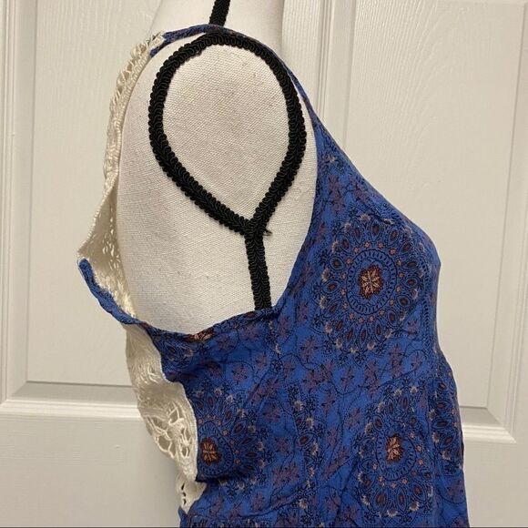 Forever 21 blue & white lace maxi sleevele… - Picture 5 of 11